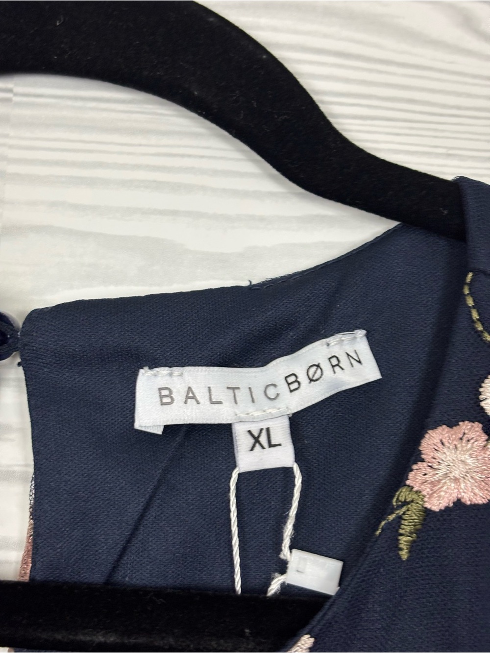 Baltic Born Arabella Embroidered Tulle Maxi Dress floral pink/navy size XL NWT - Picture 6 of 10